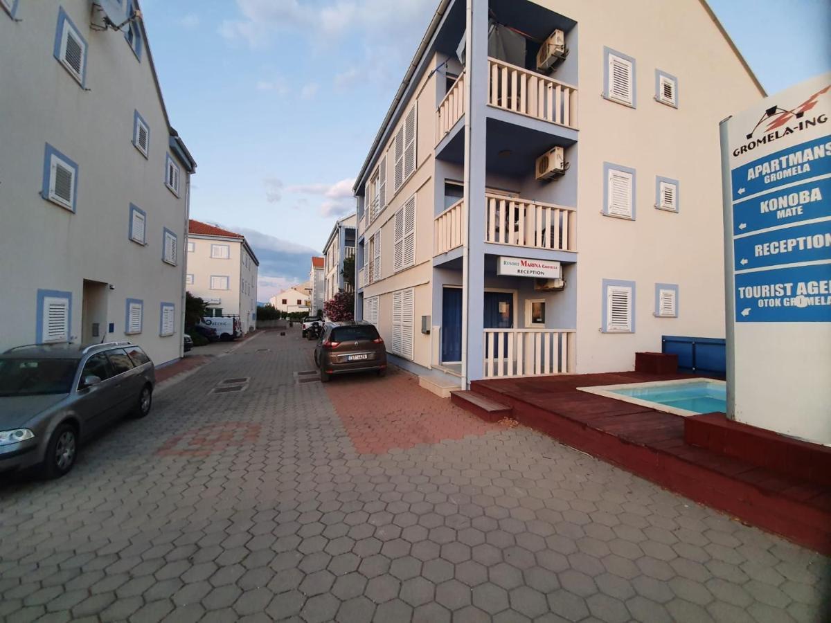 Aparthotel Marina Gromela Mirce エクステリア 写真