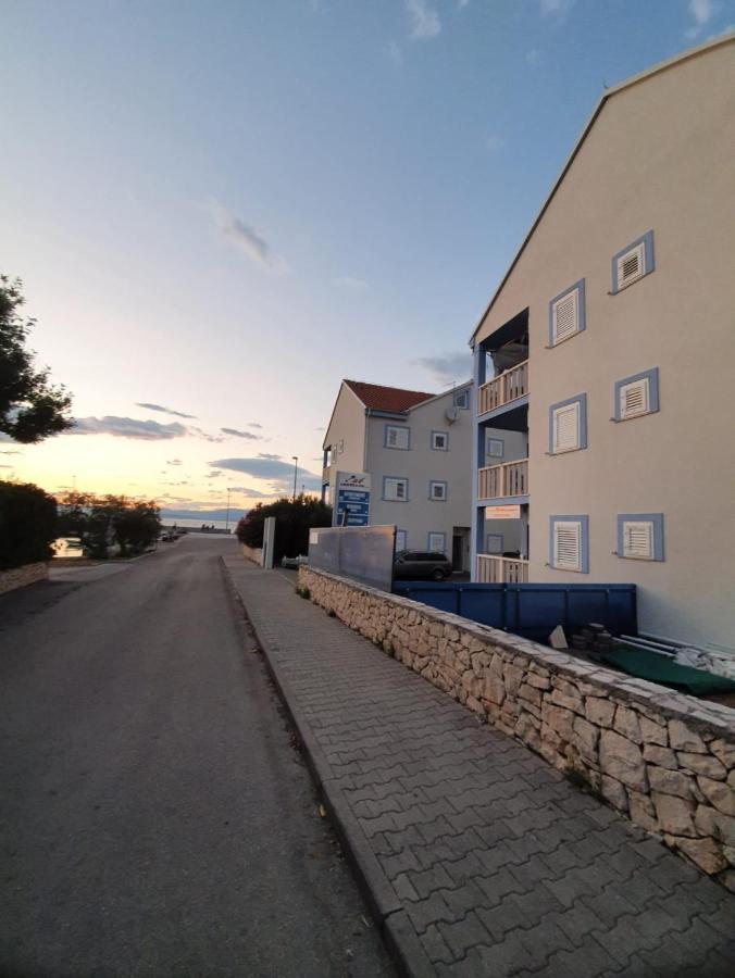 Aparthotel Marina Gromela Mirce エクステリア 写真
