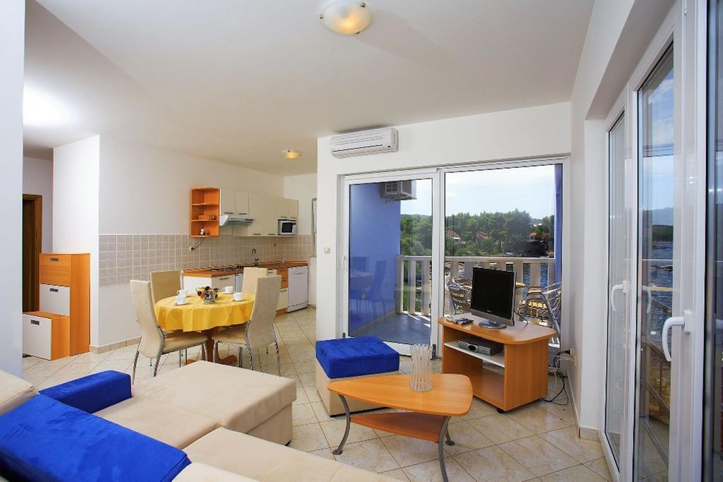Aparthotel Marina Gromela Mirce 部屋 写真