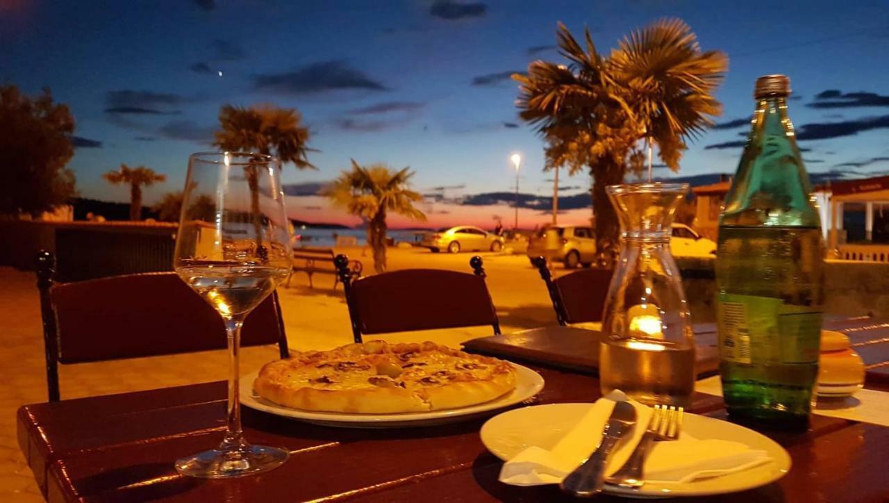 Aparthotel Marina Gromela Mirce エクステリア 写真