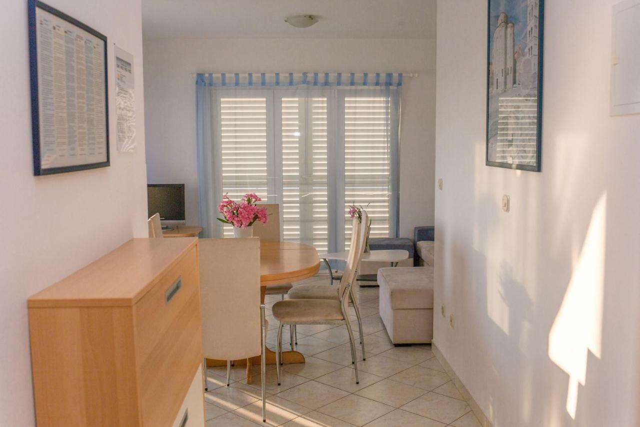 Aparthotel Marina Gromela Mirce エクステリア 写真