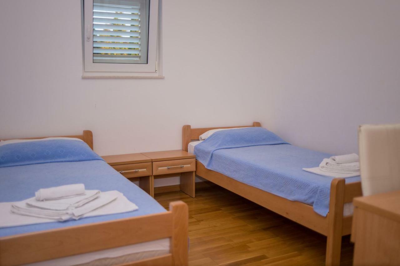 Aparthotel Marina Gromela Mirce エクステリア 写真