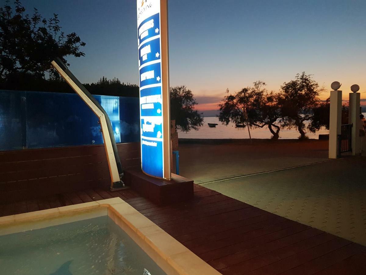 Aparthotel Marina Gromela Mirce エクステリア 写真